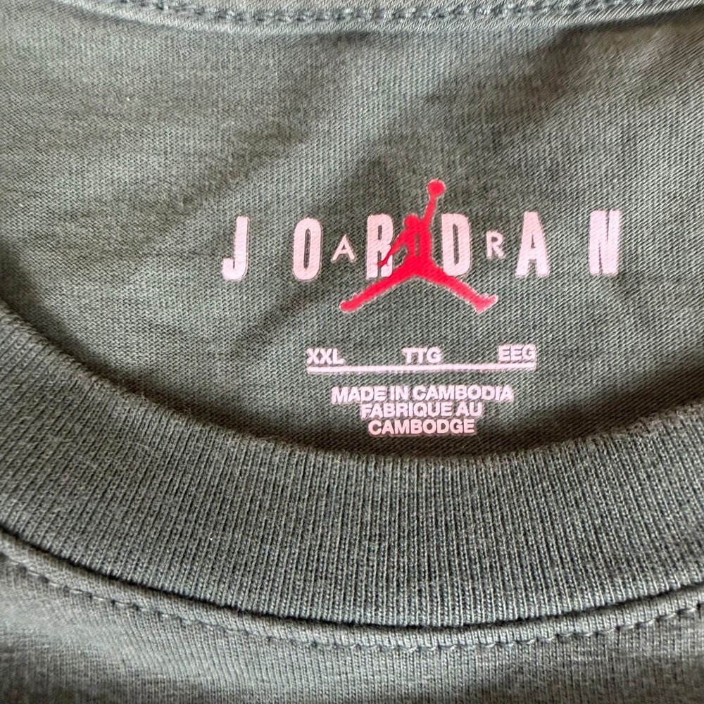 Jordan Mens XXL Green Long Sleeve Pixel Graphic T-Shirt Jumpman 23 Logo - Picture 3 of 7